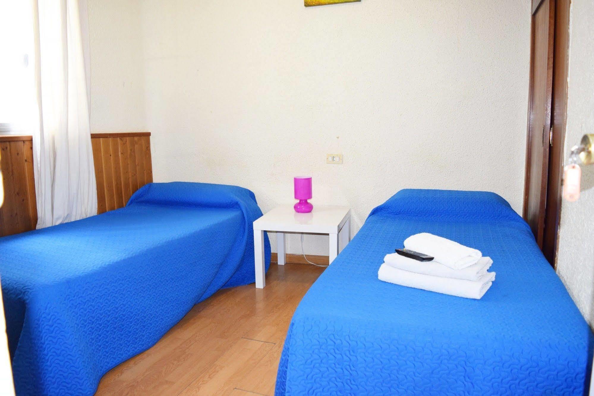 Hostal Numancia Madryt Zewnętrze zdjęcie